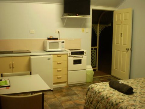 Banjo's Overnight & Holiday Units - Accommodation Resorts 5