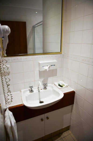 Cousins Motor Inn - Accommodation Resorts 13