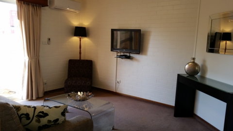 Cousins Motor Inn - Accommodation Resorts 15