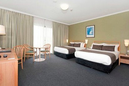 Quality Hotel Woden - Accommodation Resorts 2