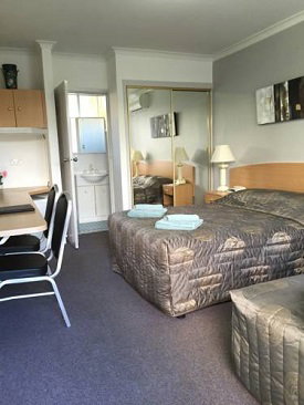 White Manor Motel - Accommodation Resorts 4