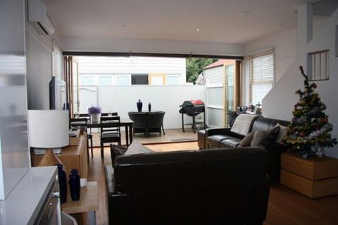 City Breeze - Stay Innercity - Accommodation Resorts 1