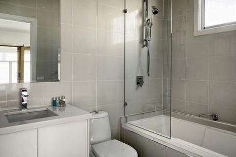 City Breeze - Stay Innercity - Accommodation Resorts 7