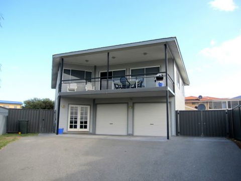 Lancelin Beach Breaks Holiday Accommodation - Accommodation Resorts 0