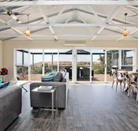 Coral Sands Luxury Beach House - Accommodation Resorts