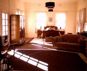 Old Parkes Convent - Accommodation Resorts 0