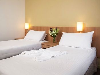 Mercure North Melbourne - Accommodation Resorts 3
