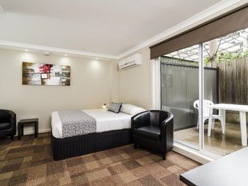 Parkville Place - Accommodation Resorts 7