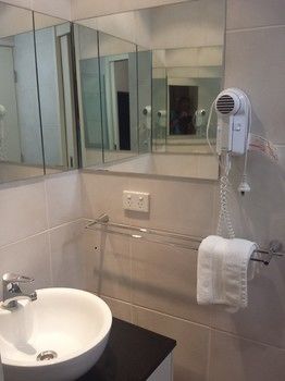 L'Auberge Noosa - Accommodation Resorts 2