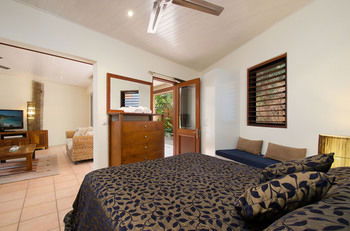 L'Auberge Noosa - Accommodation Resorts 3