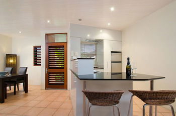 L'Auberge Noosa - Accommodation Resorts 12