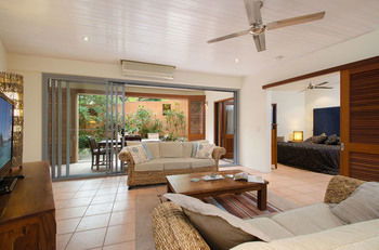 L'Auberge Noosa - Accommodation Resorts 13