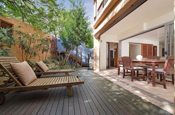 L'Auberge Noosa - Accommodation Resorts 24