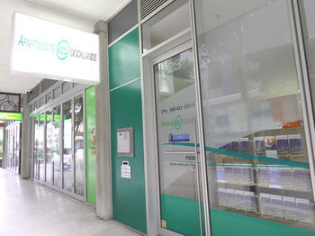 AKOM Docklands - Accommodation Resorts 0