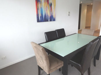 AKOM Docklands - Accommodation Resorts 14