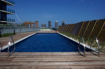 AKOM Docklands - Accommodation Resorts 18