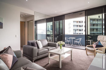 AKOM Docklands - Accommodation Resorts 19