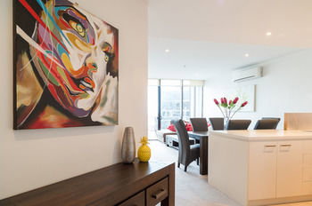 AKOM Docklands - Accommodation Resorts 20