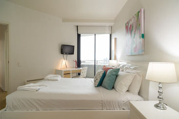 AKOM Docklands - Accommodation Resorts 21