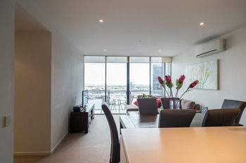 AKOM Docklands - Accommodation Resorts 22