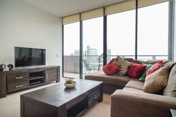 AKOM Docklands - Accommodation Resorts 25