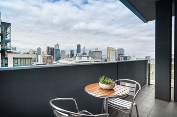 AKOM Docklands - Accommodation Resorts 31