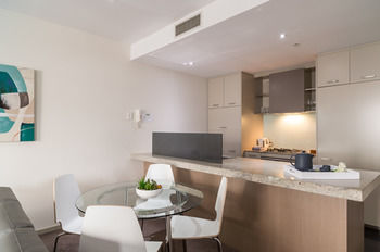 AKOM Docklands - Accommodation Resorts 32