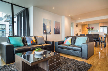 AKOM Docklands - Accommodation Resorts 40