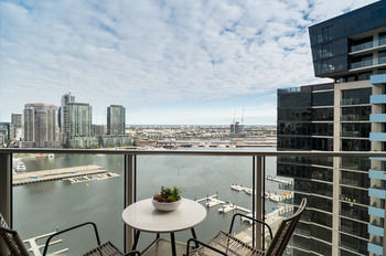 AKOM Docklands - Accommodation Resorts 41