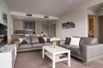 AKOM Docklands - Accommodation Resorts 44