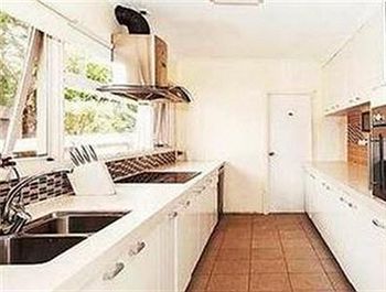 Taren Point Beach House - Accommodation Resorts 6