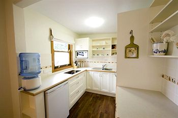 Montville Attic - Accommodation Resorts 13