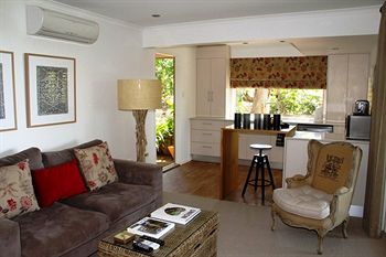 Arabella Guesthouse - Accommodation Resorts 7