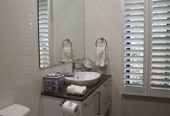 Arabella Guesthouse - Accommodation Resorts 11