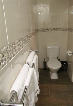 Arabella Guesthouse - Accommodation Resorts 21