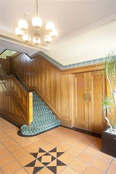 Hotel Gosford - Accommodation Resorts 8