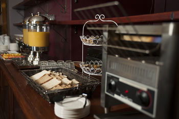 Colonial Terrace Motor Inn - Accommodation Resorts 9