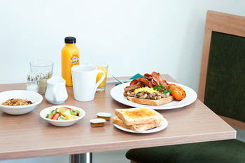 Colonial Terrace Motor Inn - Accommodation Resorts 51