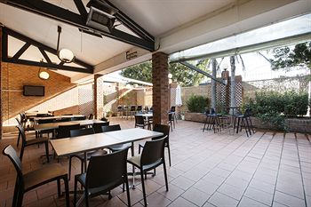 Parkway Hotel - Accommodation Resorts 9