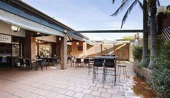 Parkway Hotel - Accommodation Resorts 11