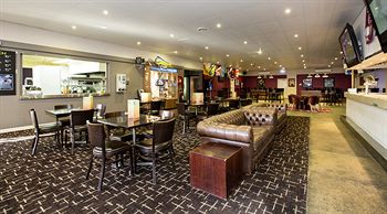 Parkway Hotel - Accommodation Resorts 12