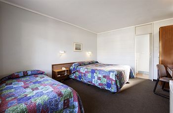 Parkway Hotel - Accommodation Resorts 13