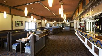 Parkway Hotel - Accommodation Resorts 14