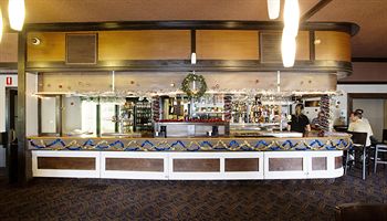 Parkway Hotel - Accommodation Resorts 16