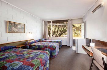Parkway Hotel - Accommodation Resorts 19