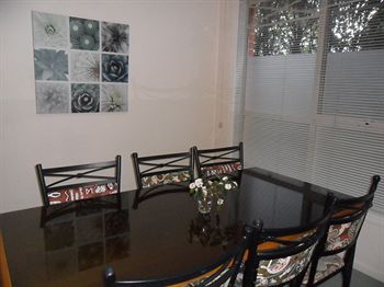 Australian Home Away @ Box Hill 21 - Accommodation Resorts 11