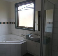 Australian Home Away  Box Hill 32 - Accommodation Resorts