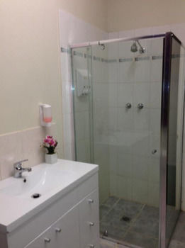 Carnegie Motor Inn - Accommodation Resorts 4