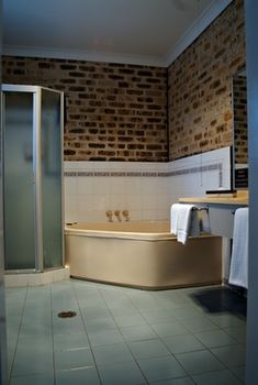 Airport Motel Sir Francis Drake - Accommodation Resorts 7