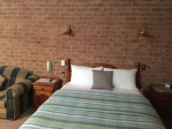 Golden Grain Motor Inn - Accommodation Resorts 10